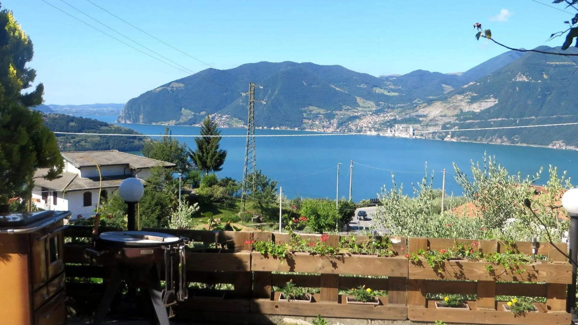 Belvilla By Oyo Bellavista Marone 0*,  Italie
